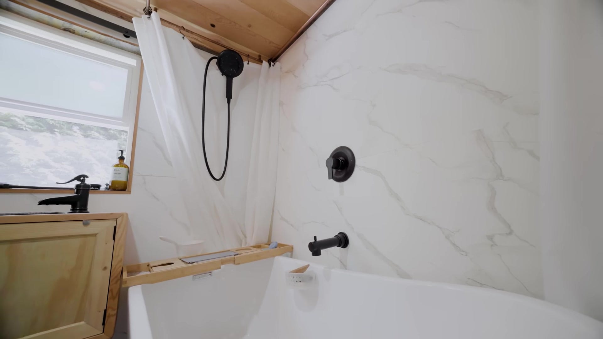 Screenshot at 00:14:44