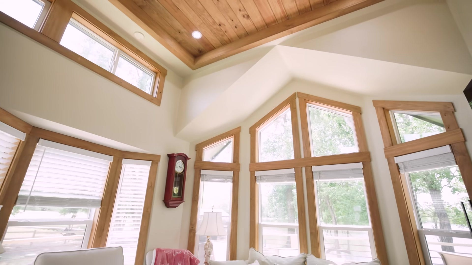 Screenshot at 00:01:42