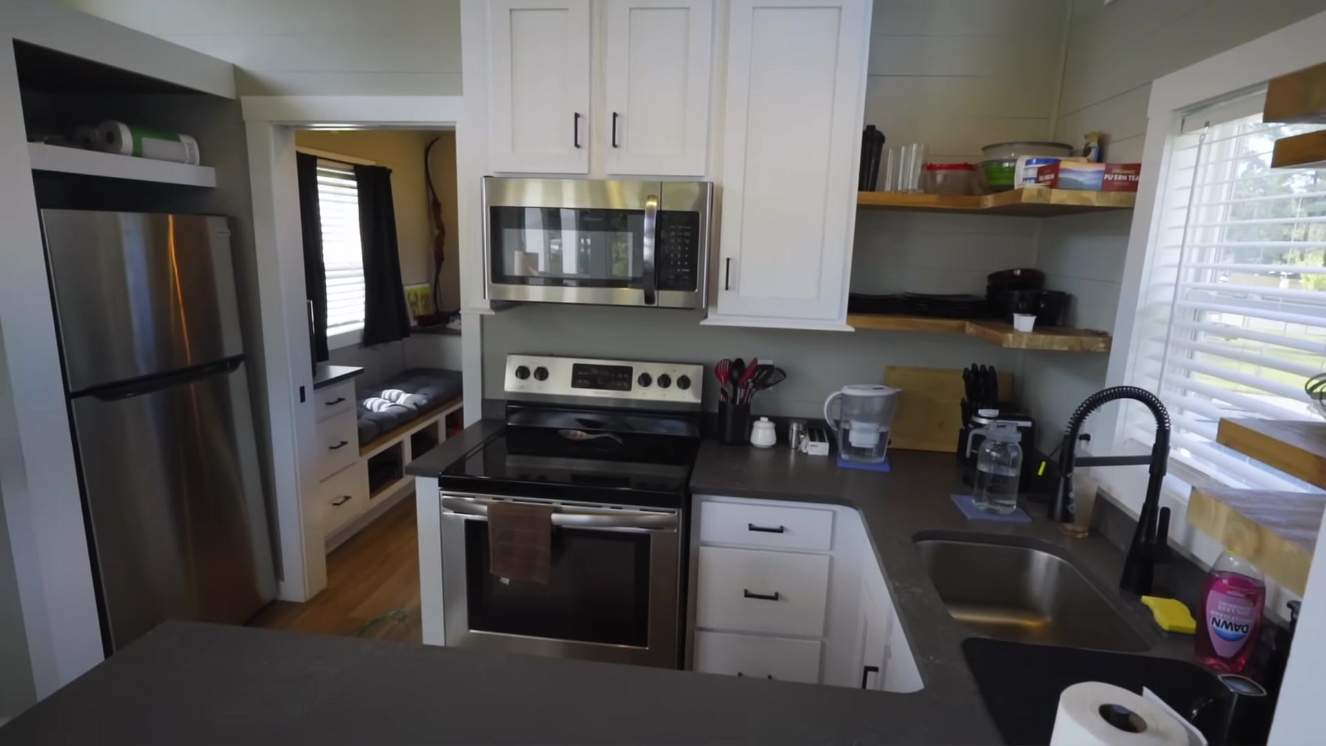 Screenshot at 00:04:12