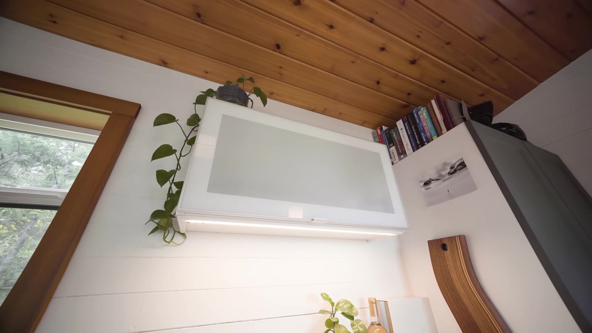 Screenshot at 00:01:28