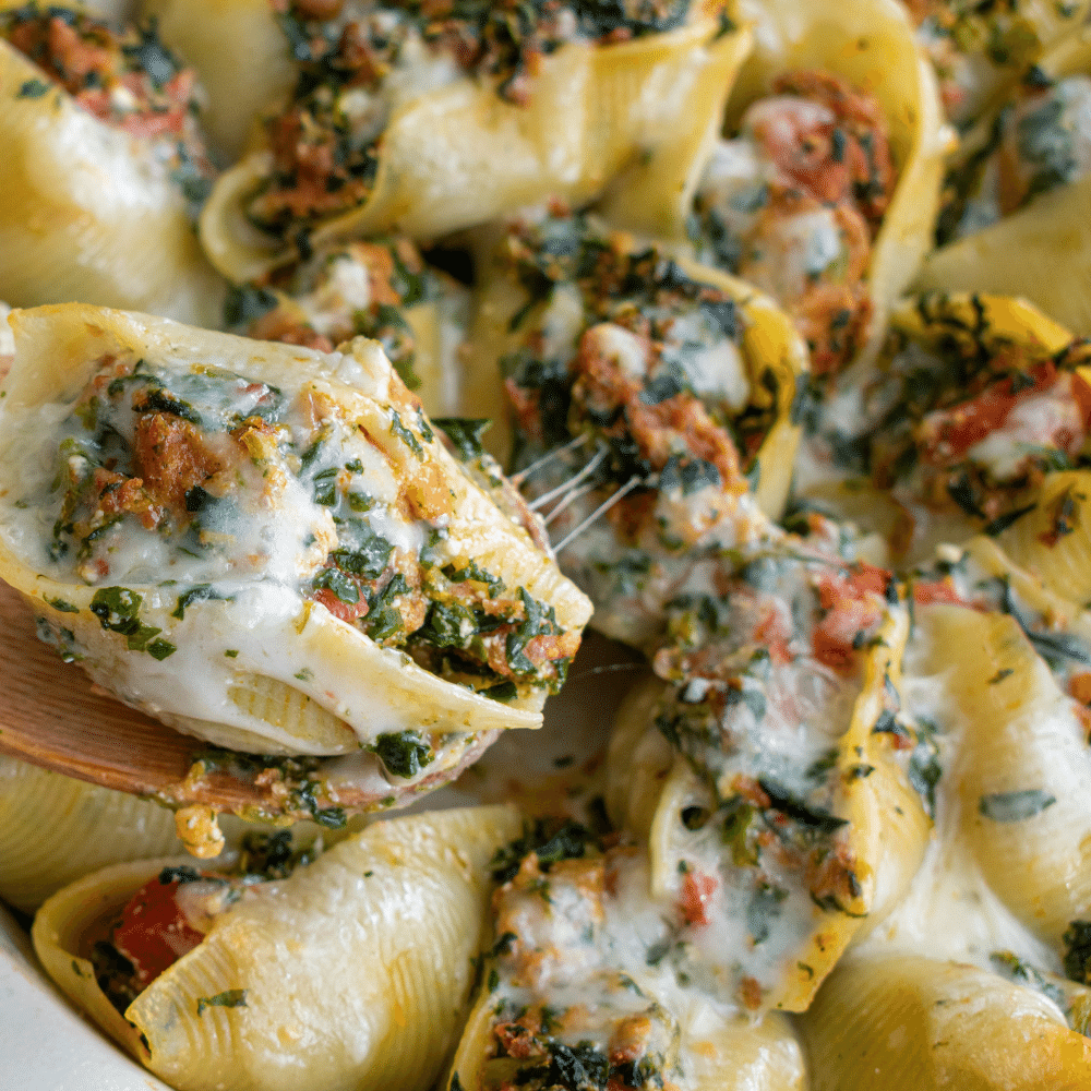 Alfredo Sauce Spinach-Stuffed Shells