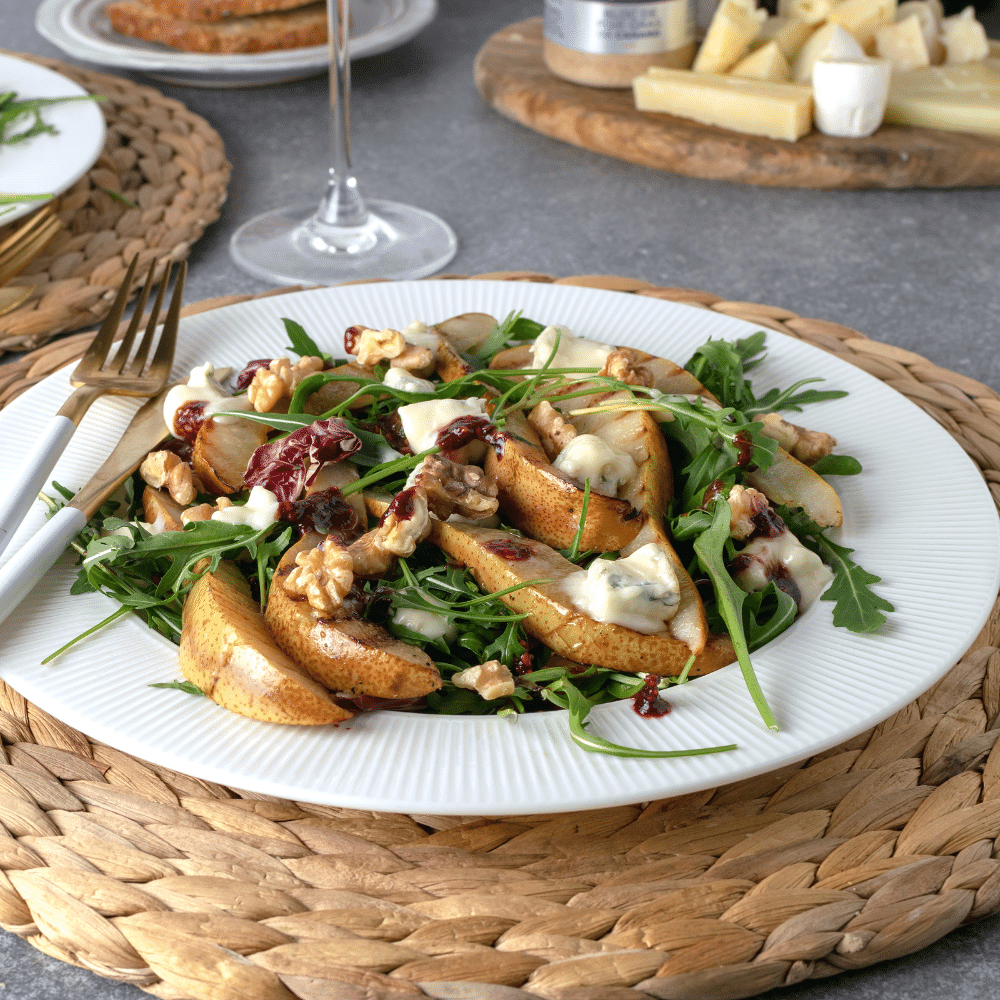 Pear Salad With Walnuts and Gorgonzola