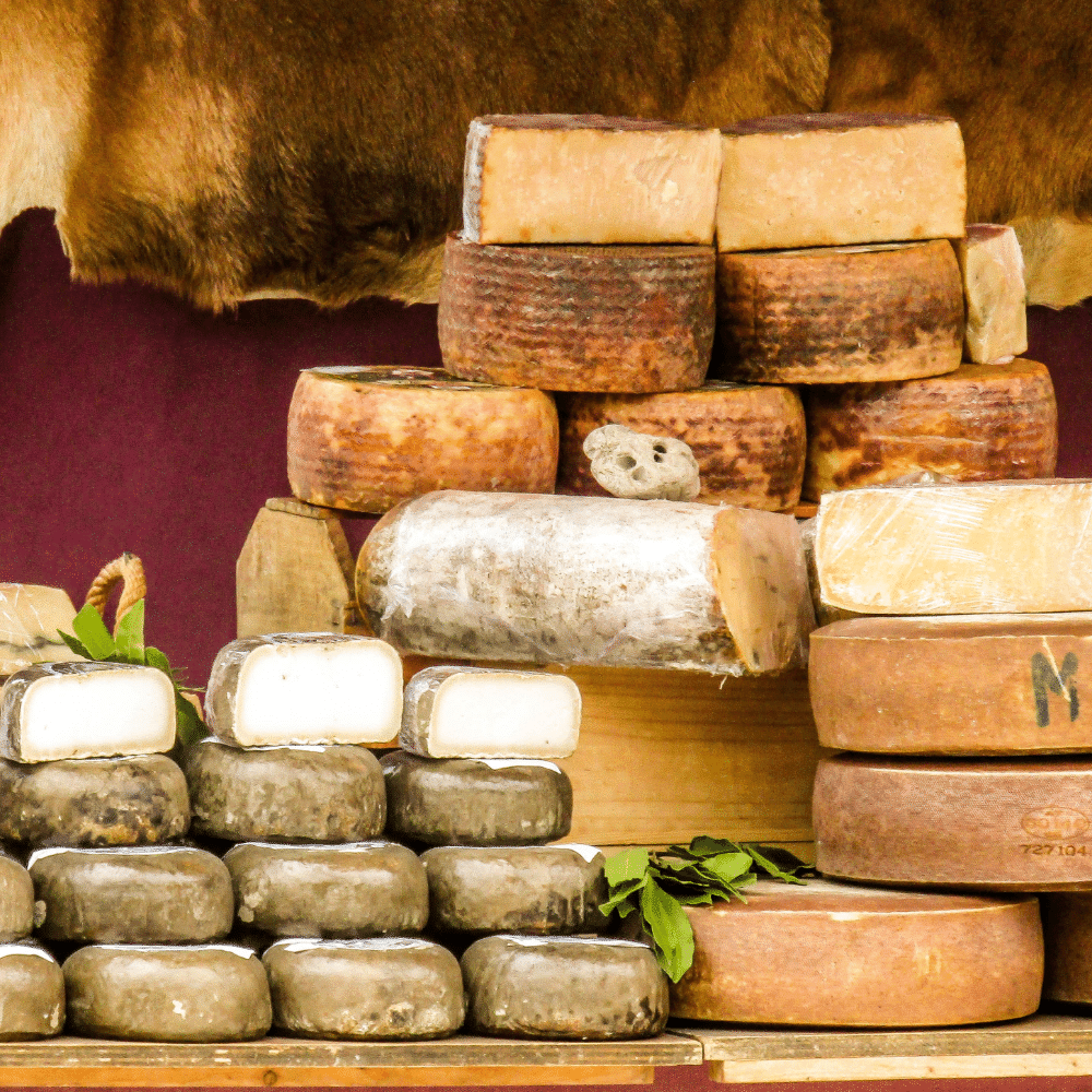 Tips for Serving Cheeses Alongside Roast Beef