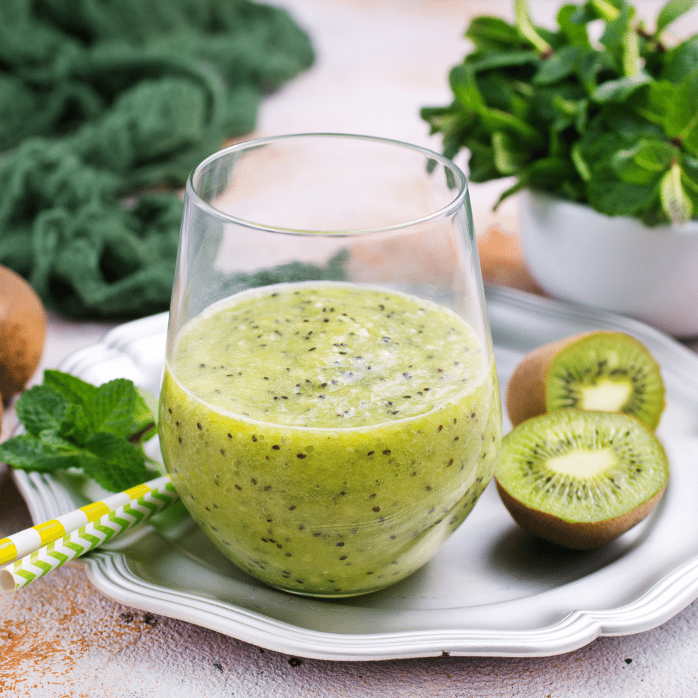 What Goes Well with Kiwi in A Smoothie