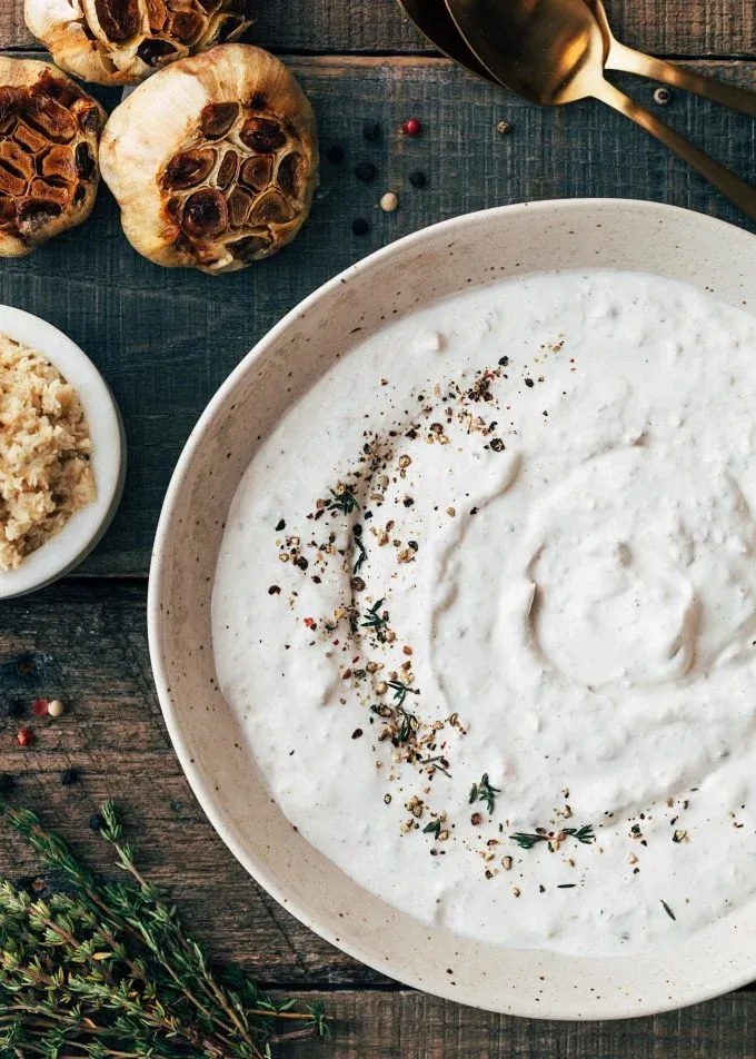 Horseradish Cream Sauce with Roasted Garlic
