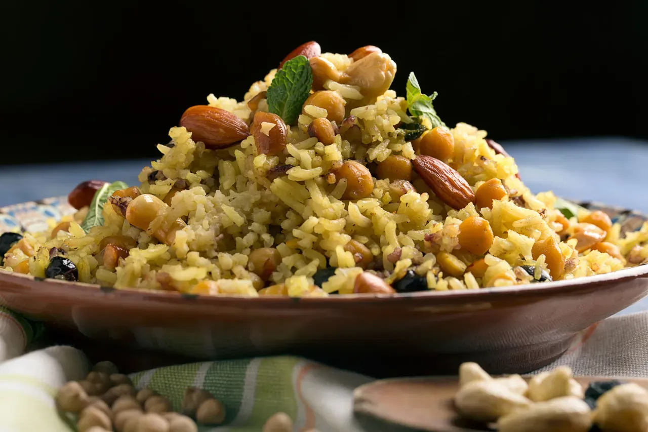 Rice Pilaf with Almonds and Raisins
