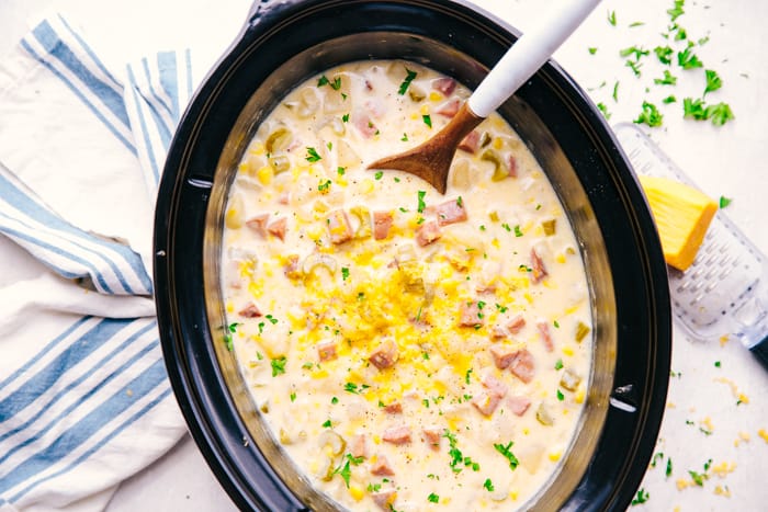 Crock Pot Cheesy Ham and Potato Soup