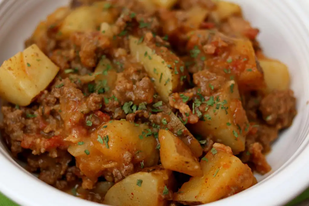 Slow Cooker Beef and Cheddar Ranch Potatoes