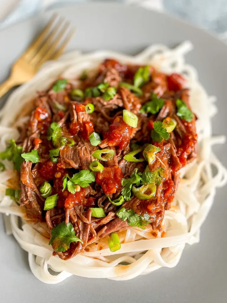 Slow Cooker Chinese Beef and Noodles