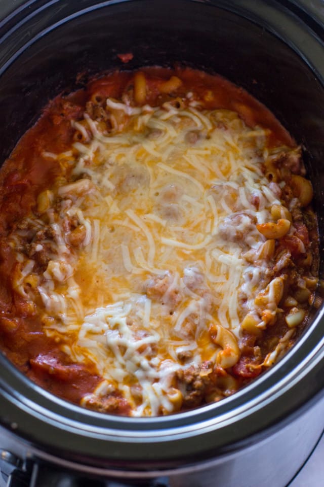 Slow Cooker Ground Beef and Cheese Pasta