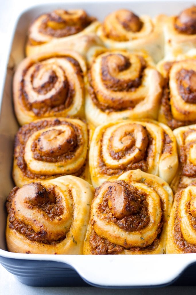 Sundried Tomato Pesto Dinner Rolls