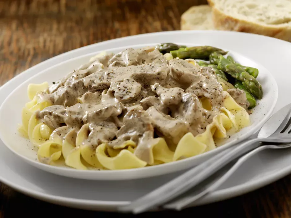 Simple Slow Cooker Ground Beef Stroganoff