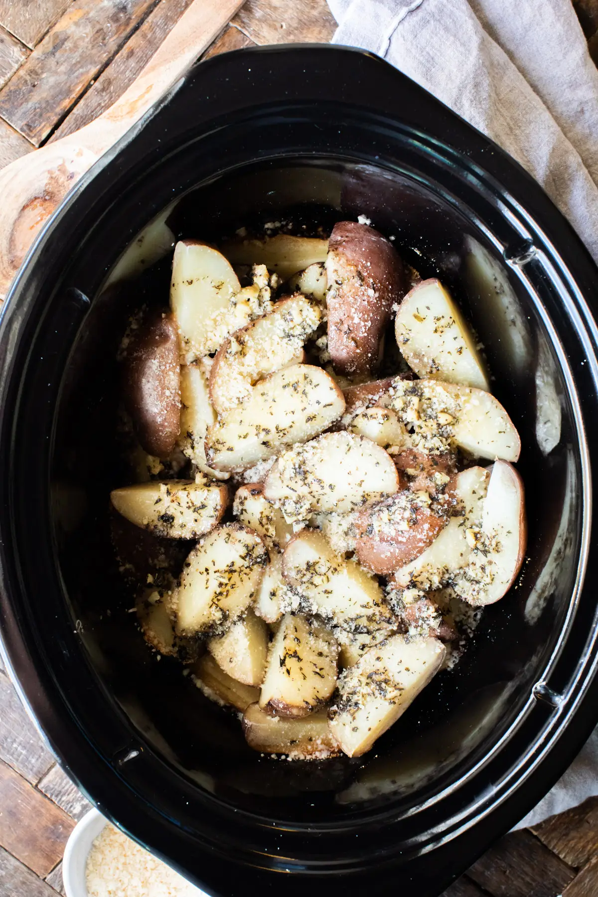 Slow Cooker Garlic Parmesan Potatoes