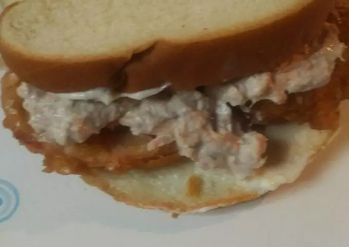 Canned Tuna and Fried Tomato Sandwich