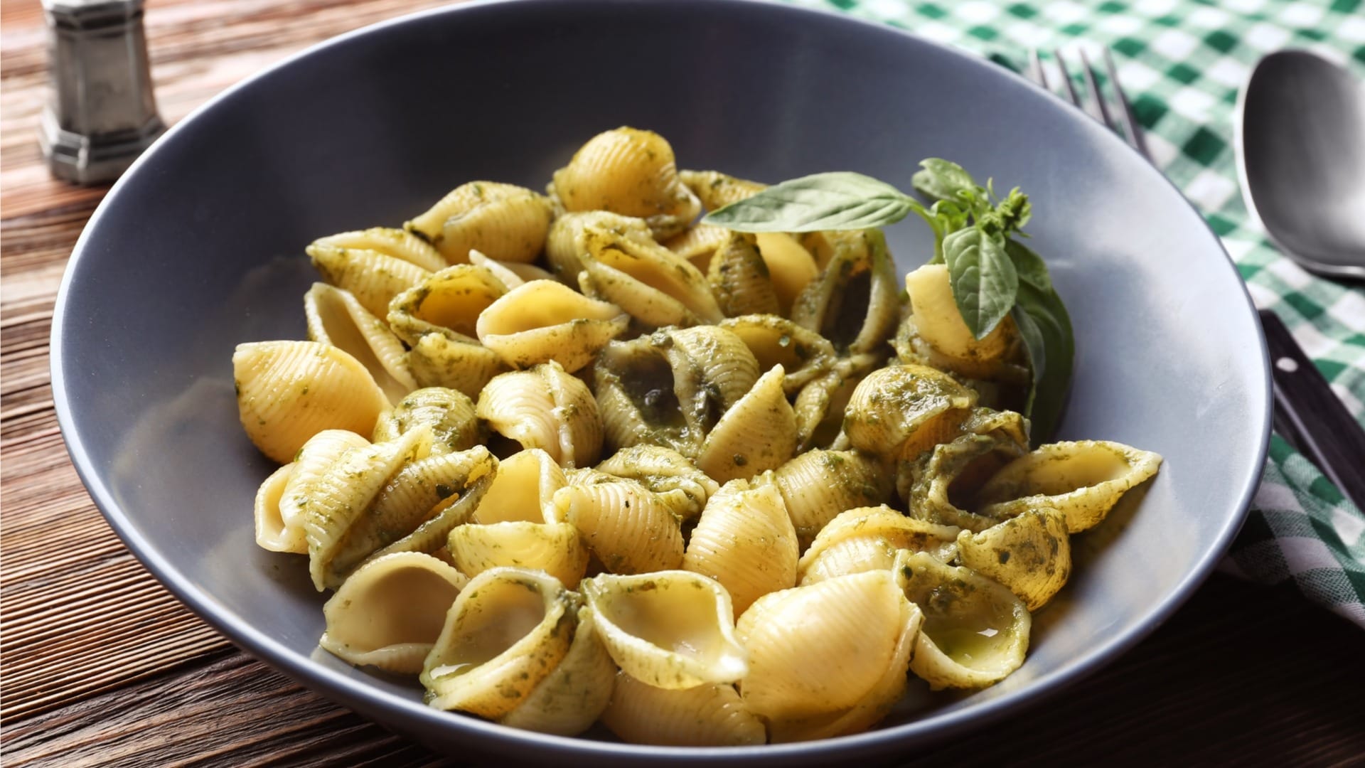 Conchiglie With Pesto Cream Sauce