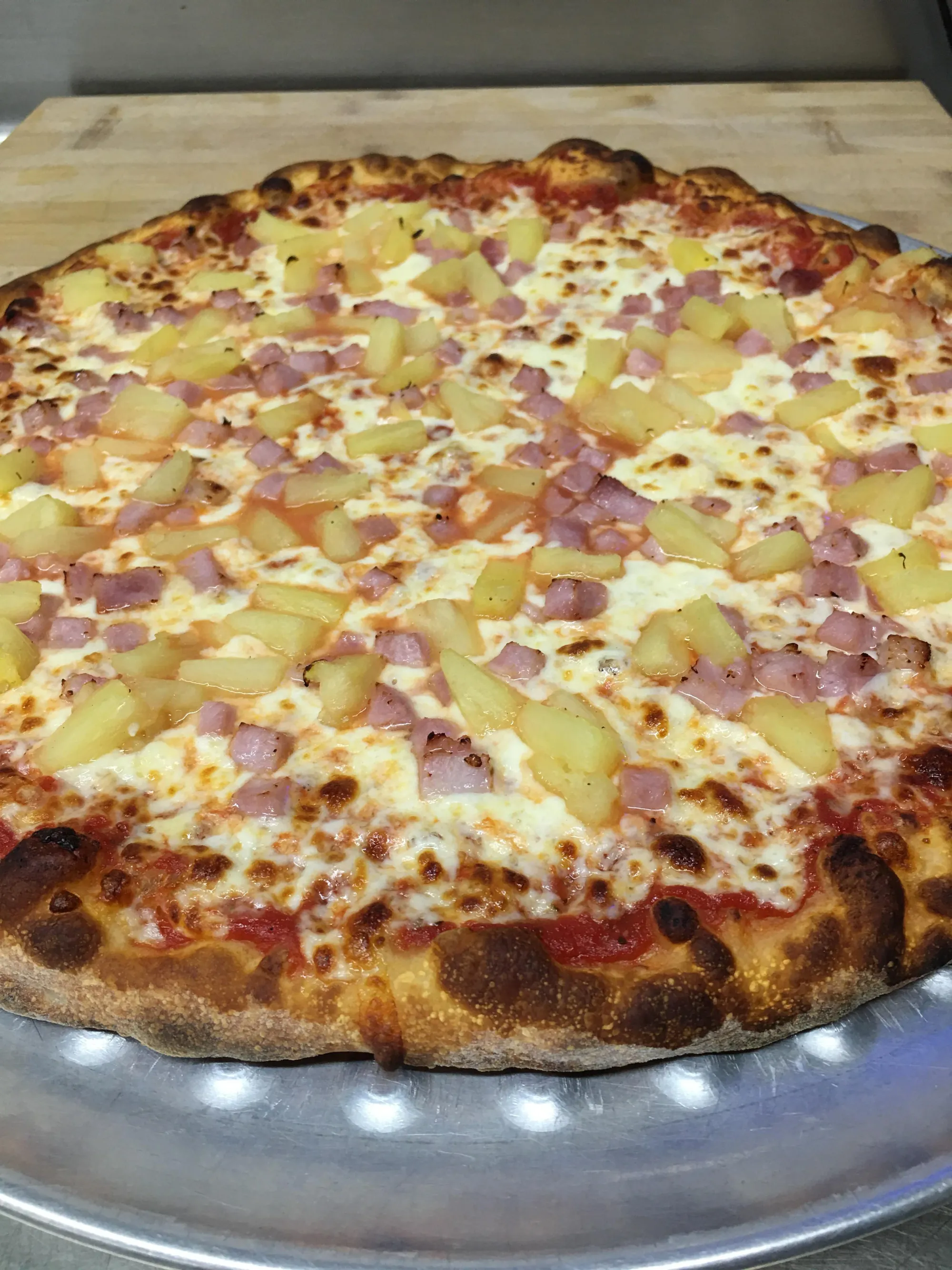 hawaiian pizza with extra cheese