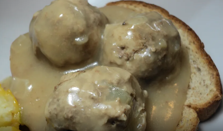 Ruth's German Boiled Meatballs and Gravy