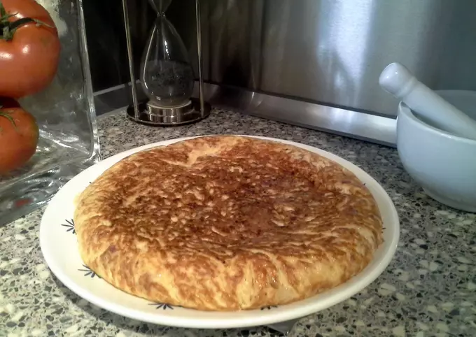 Cauliflower, Emmental Cheese, and Serrano Ham Omelette