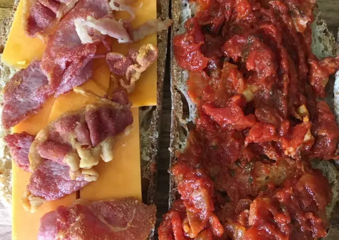 Cheese, Bacon Tomato Sandwich for Lunch