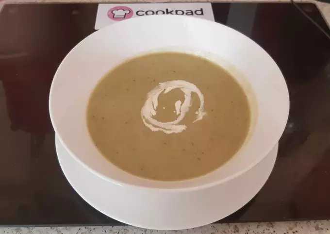 Creamy Asparagus, Aubergine & Stilton Soup