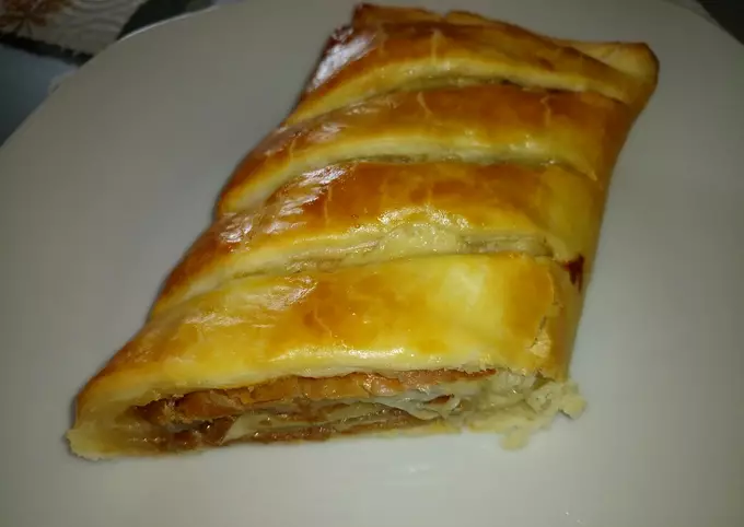Parma ham and smoked cheese roll-up pie