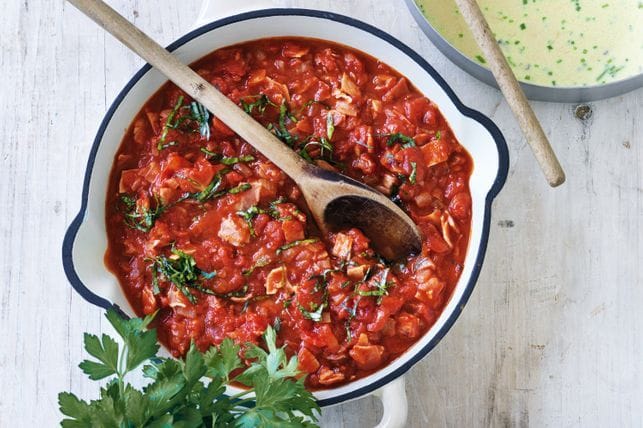 Spiced pancetta, tomato & basil sauce