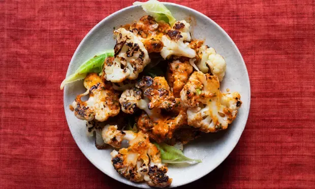 Cauliflower with spiced pepper sauce