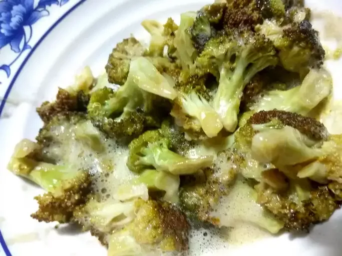 Broccoli with Lemon Butter Sauce