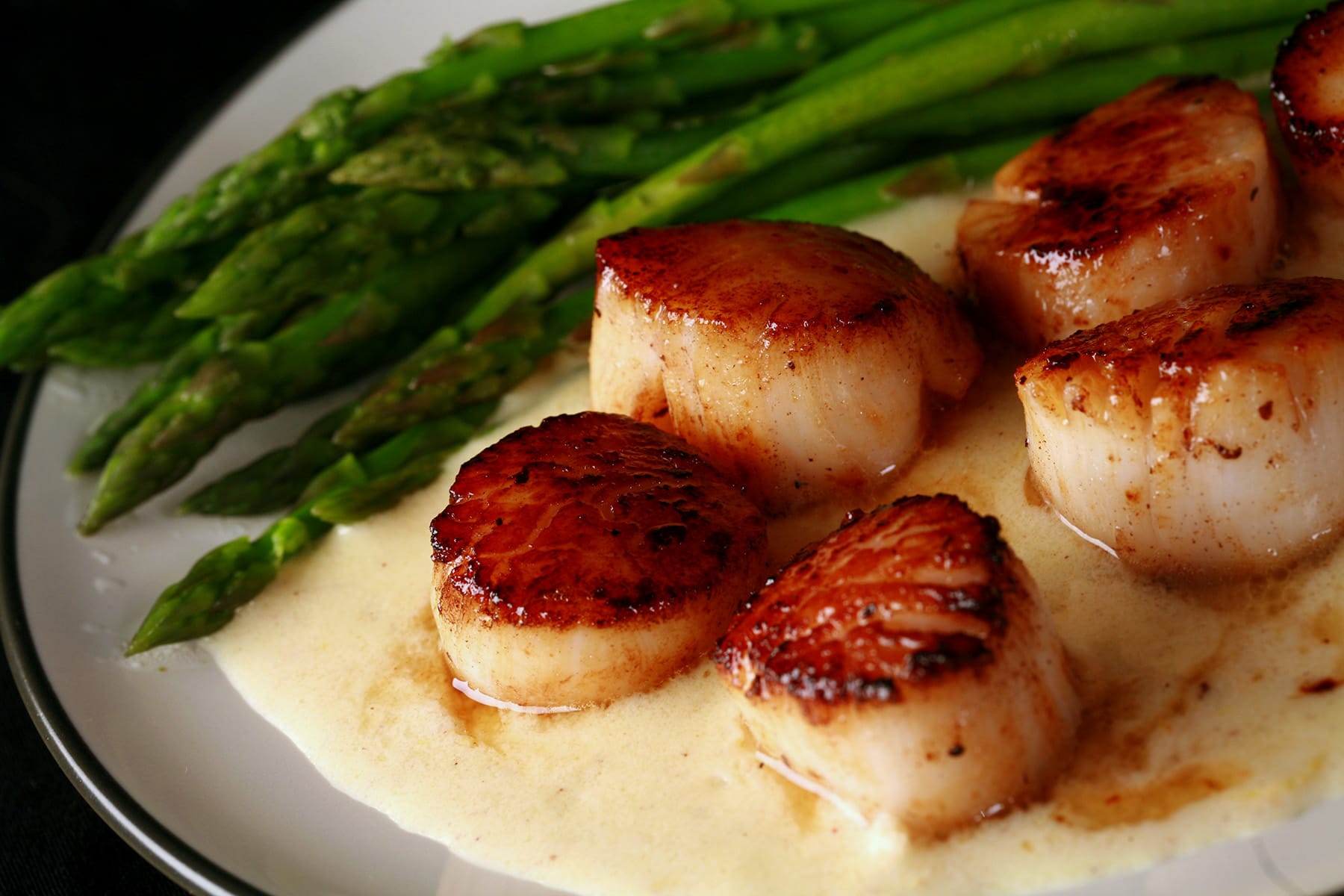 Seared Scallops with Dijon Wine Sauce