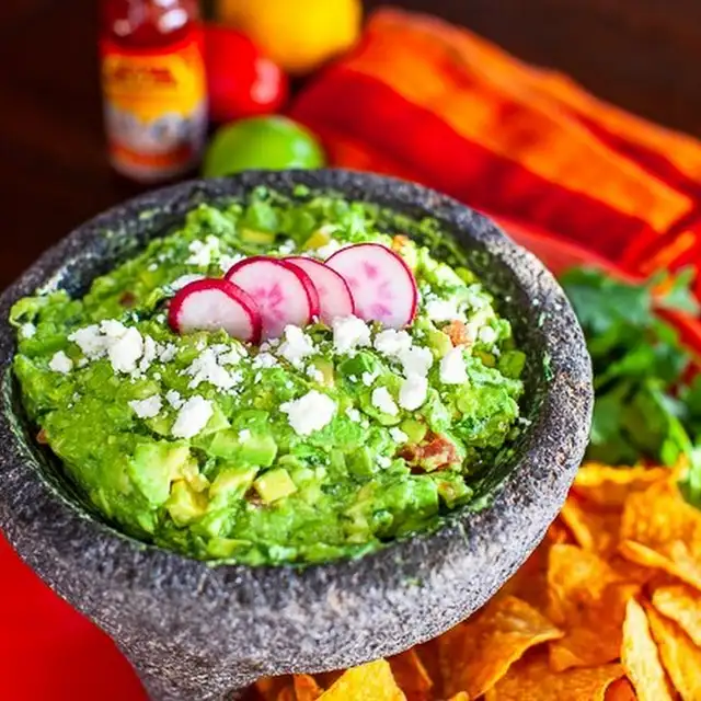 Molcajete Guacamole