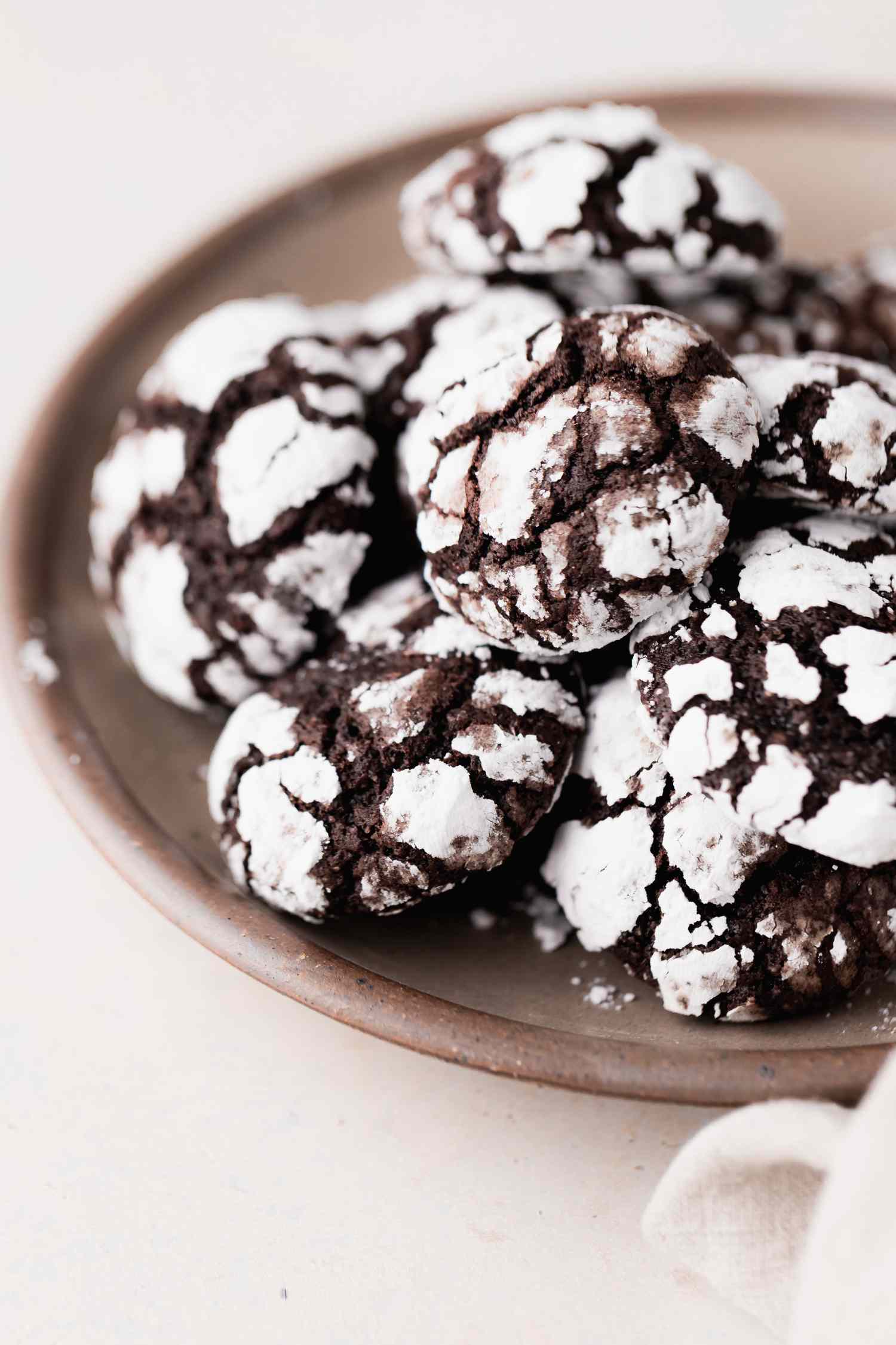delicious Chocolate Crinkle Cookies
