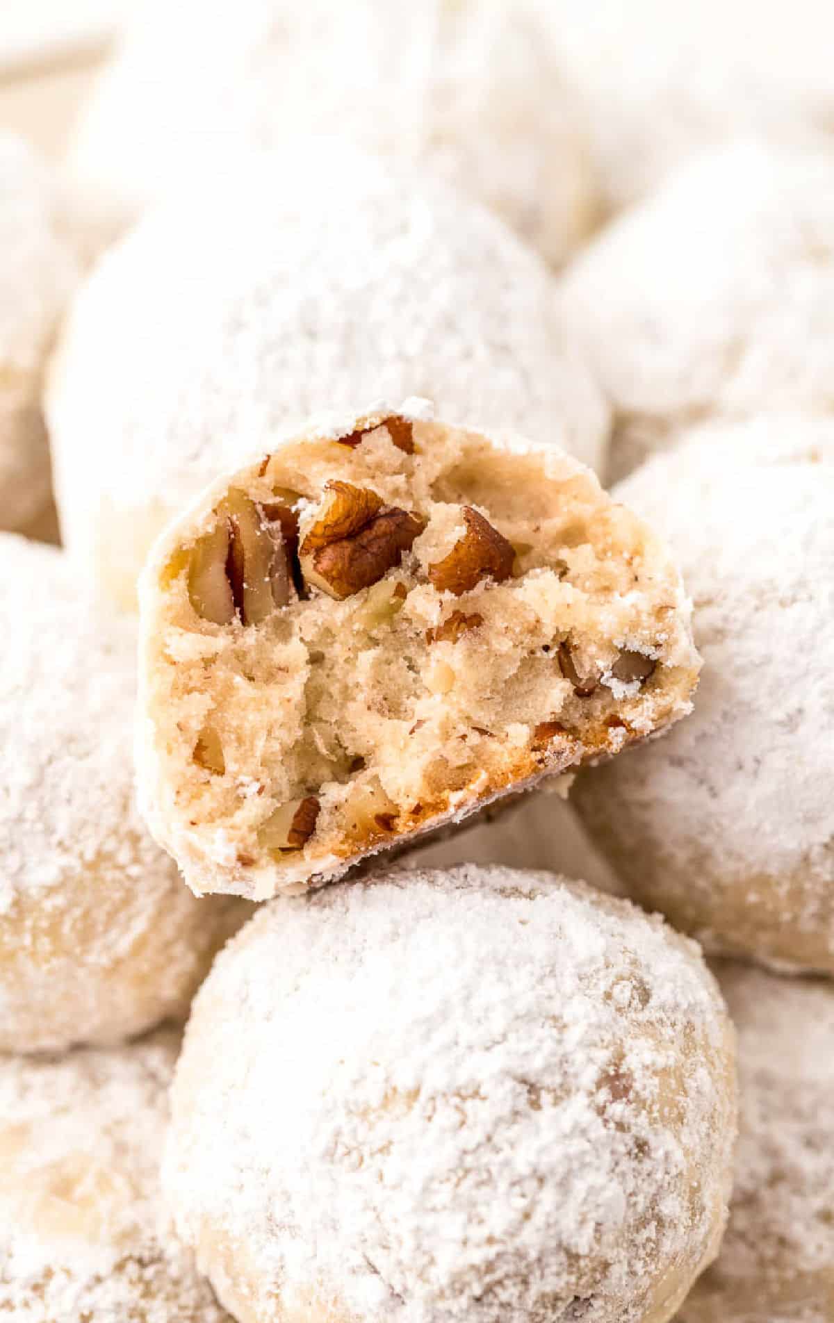 Snowball cookies (Russian tea cakes)