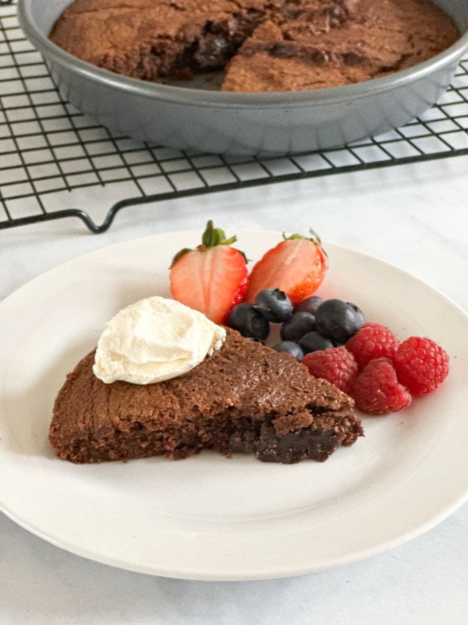 3 Ingredient Airfryer Chocolate Cake