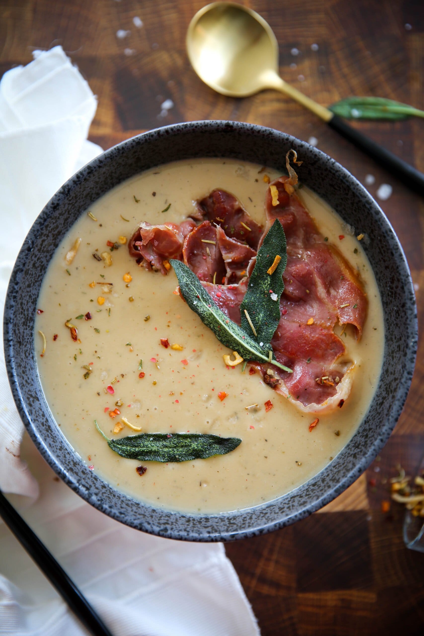 Roasted Garlic and White Bean Soup