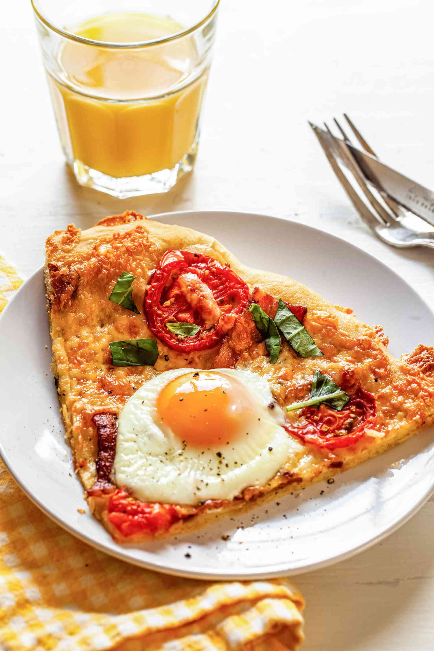 Breakfast Pizza with Bacon and Eggs