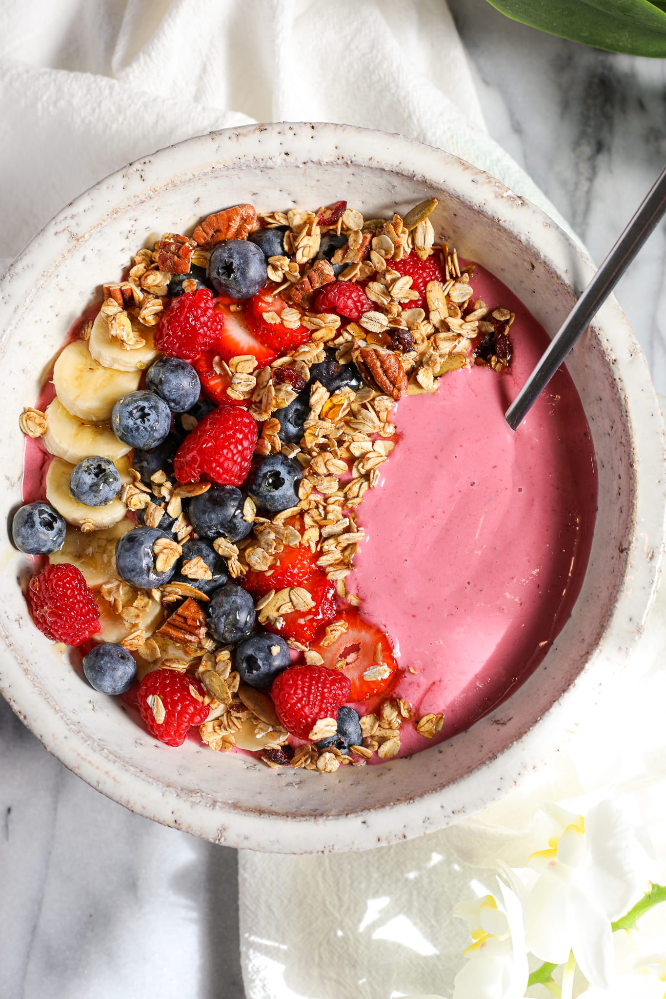 Smoothie Bowl with Granola