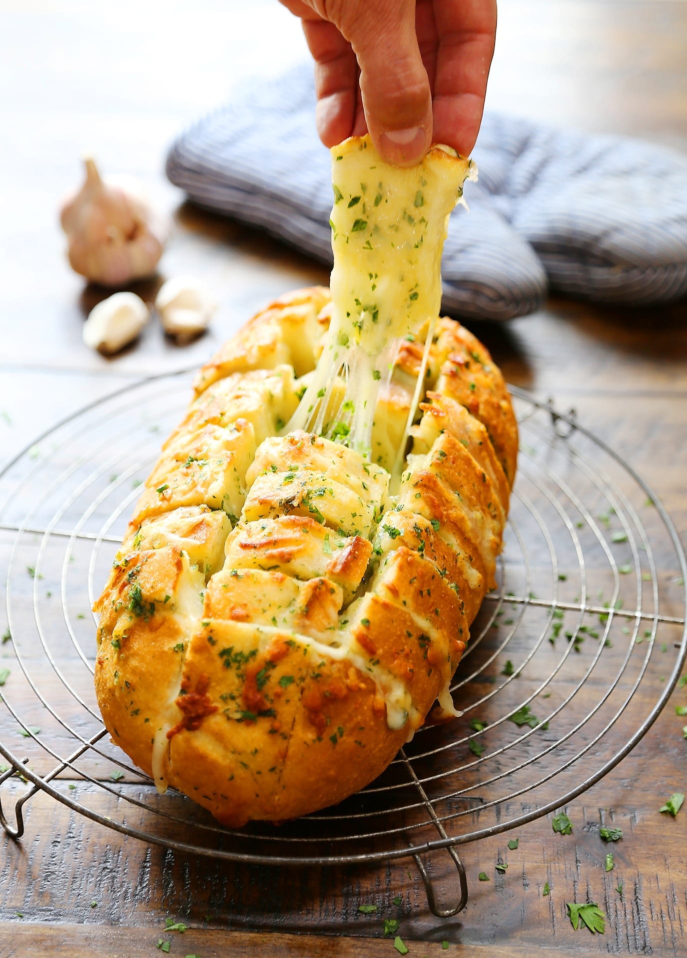 "Pull-Apart" Cheesy Garlic Bread