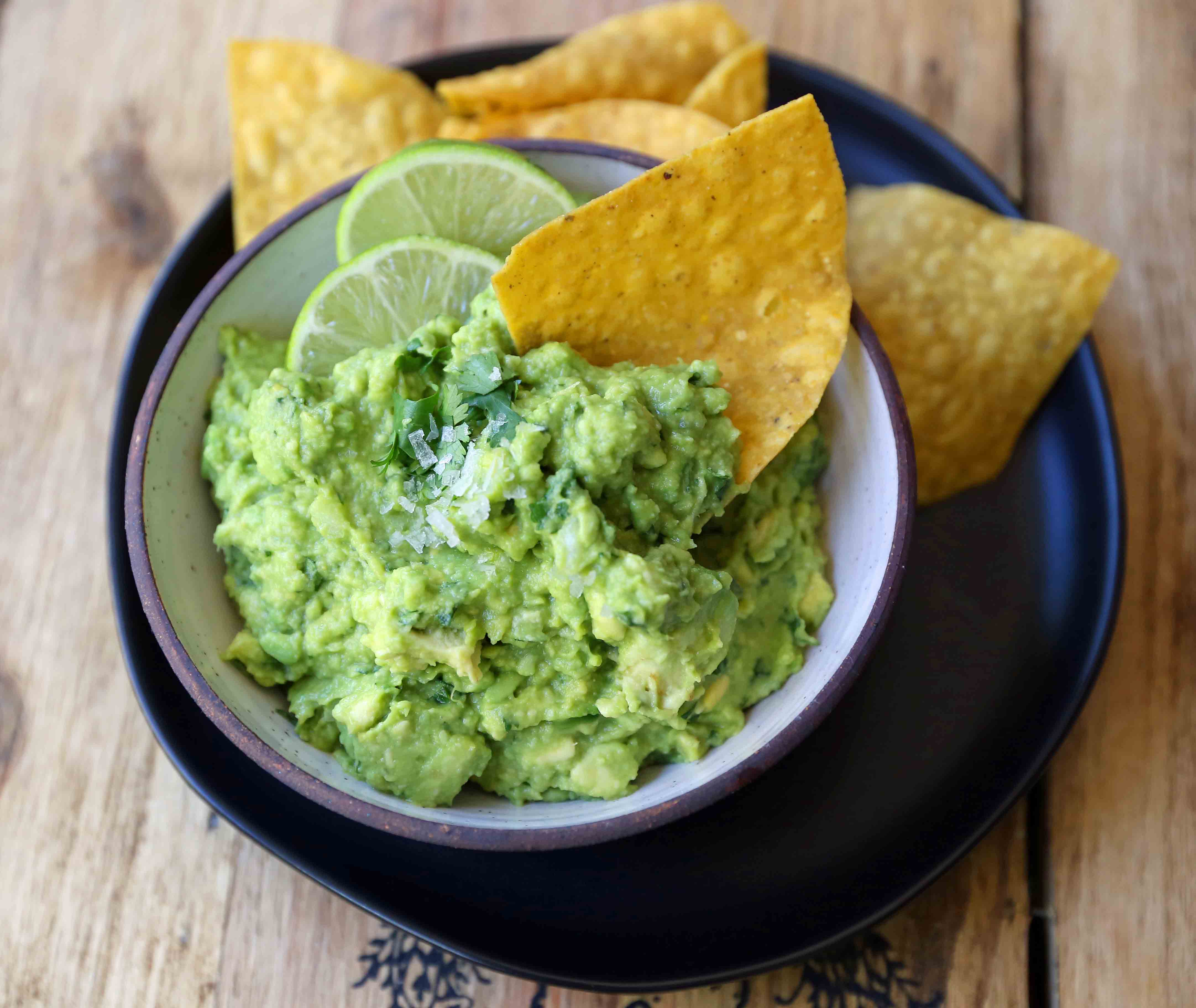 Best Ever Guacamole (Fresh, Easy & Authentic)