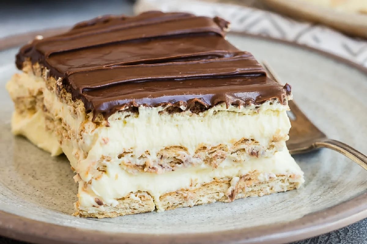 No-Bake Chocolate Eclair Cake