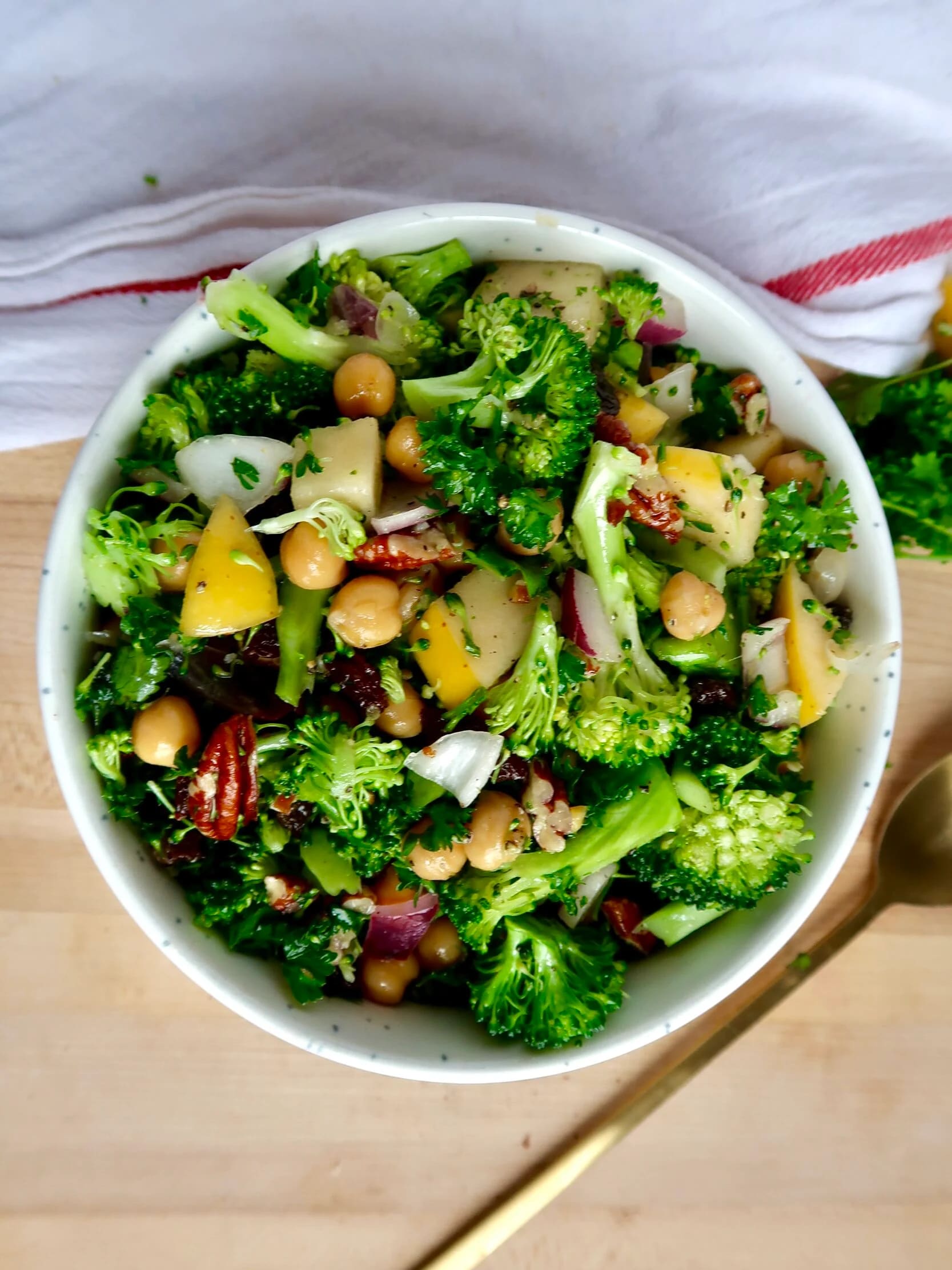 Easy Healthy Broccoli Salad