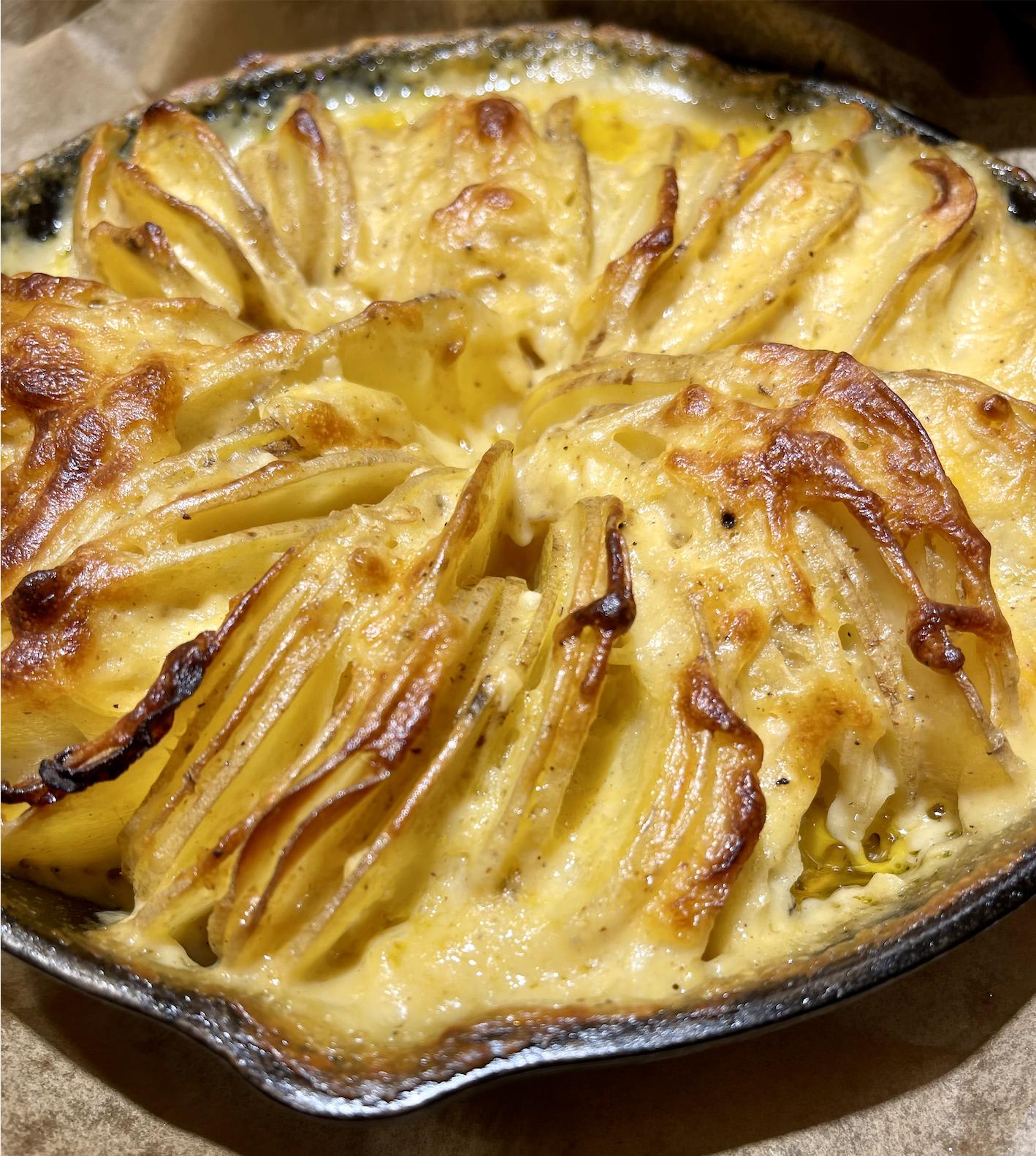 Cast-Iron Potatoes au Gratin