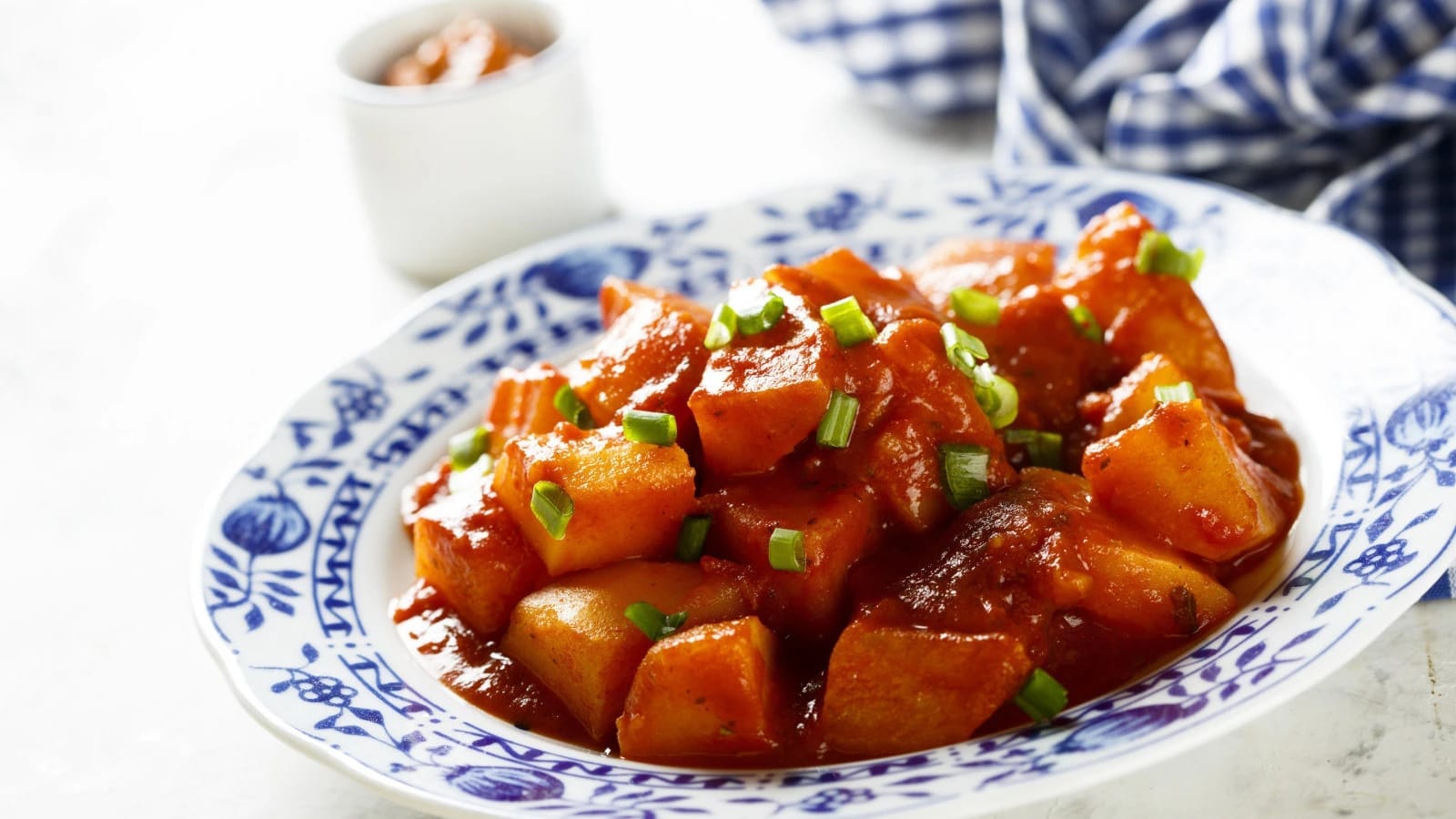 Hungarian Potato Paprika Recipe (Paprikás Krumpli)