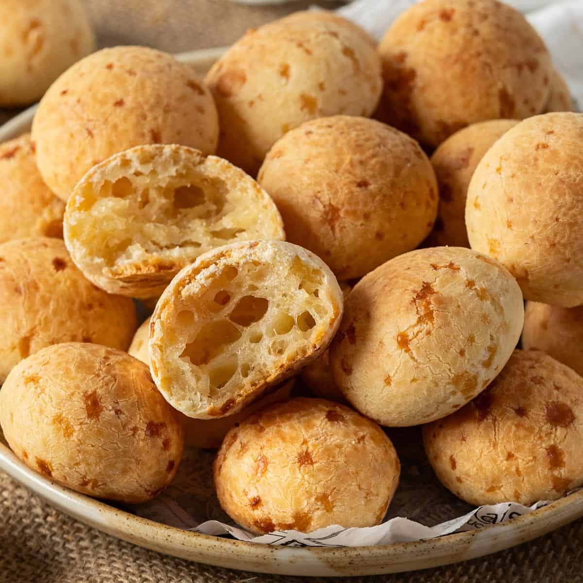 Pão de Queijo (Brazilian Cheese Bread)