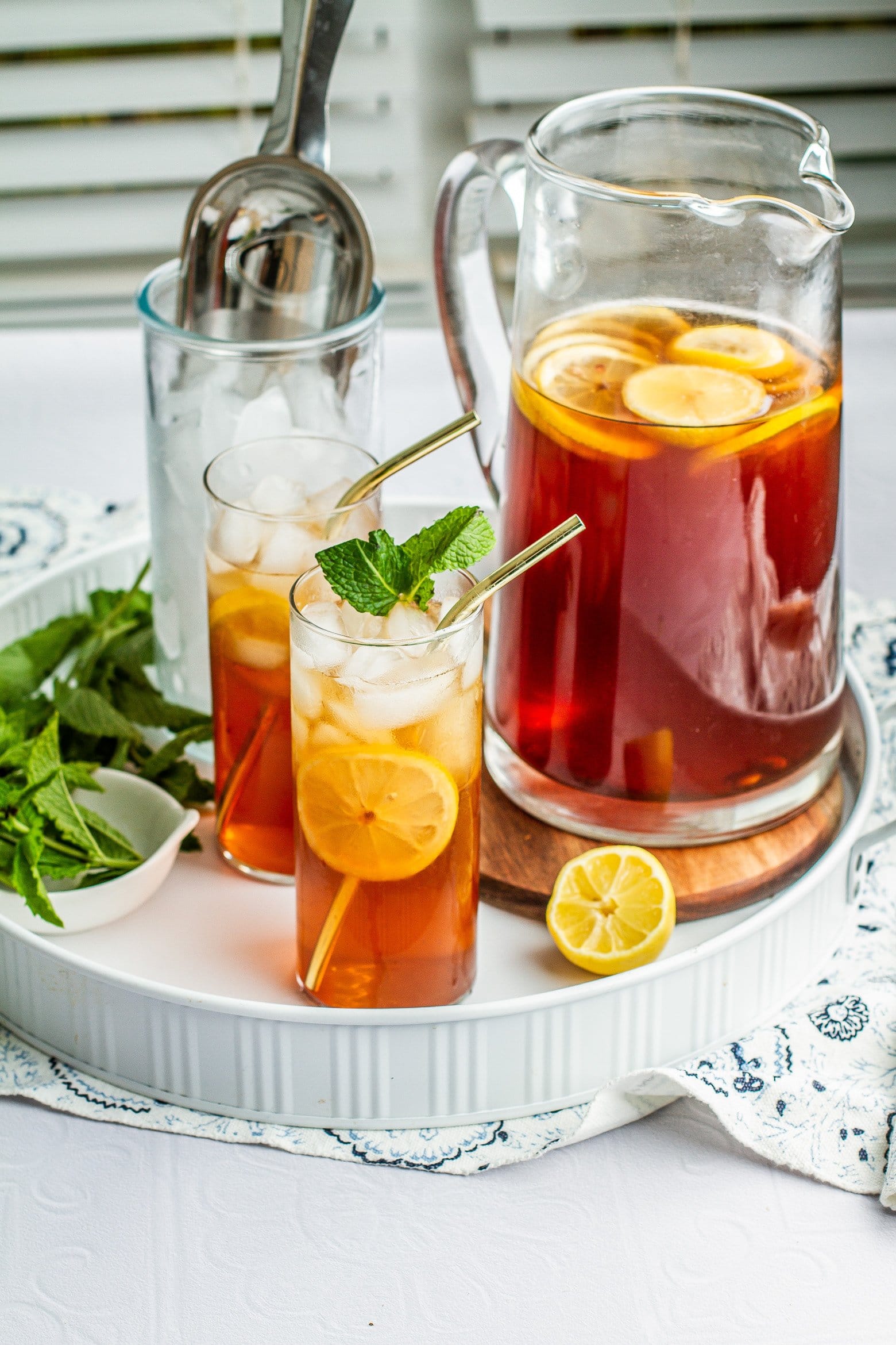 a cloying iced tea with too much sugar