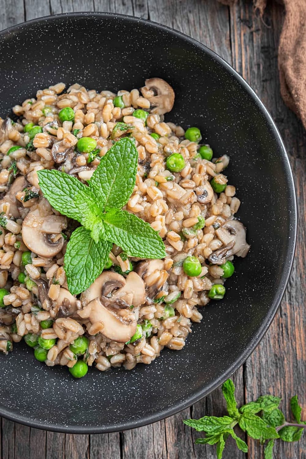One-Pan Farro Recipe with Mushrooms and Peas