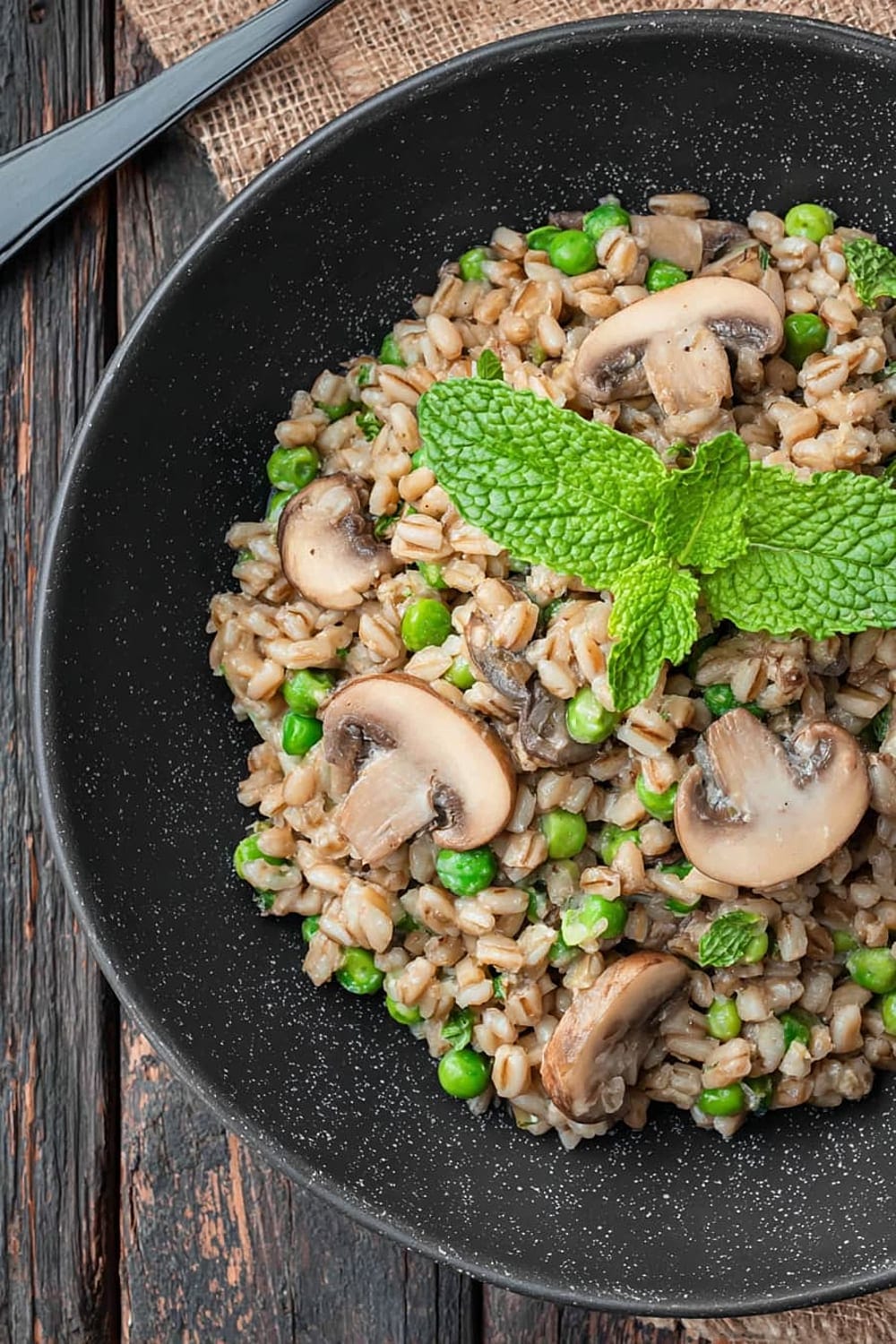One-Pan Farro Recipe with Mushrooms and Peas
