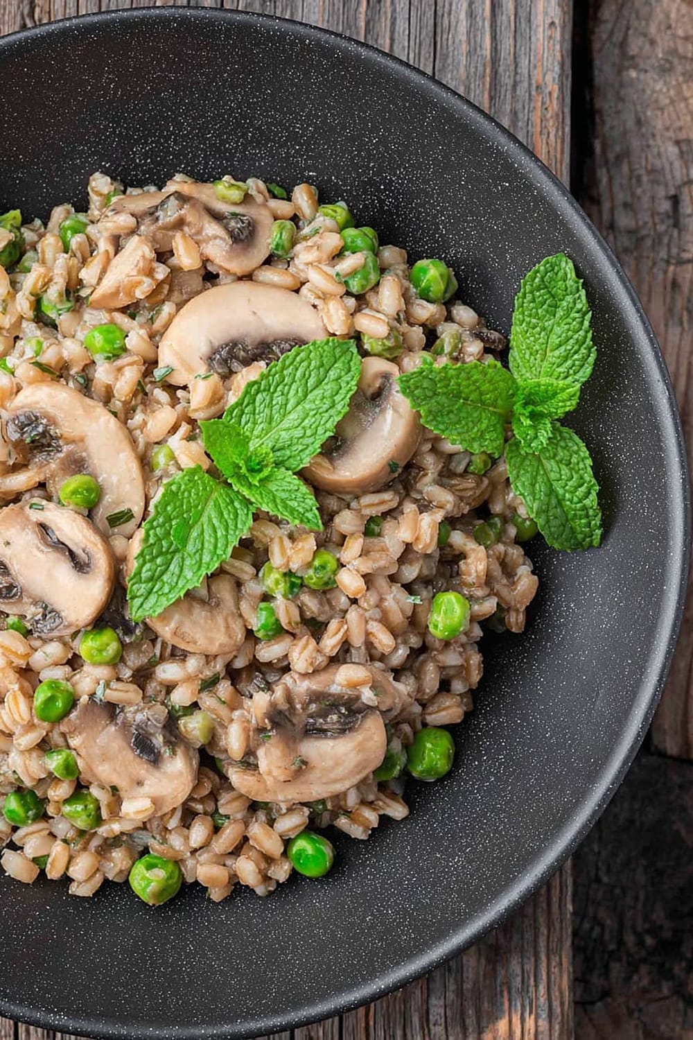 One-Pan Farro Recipe with Mushrooms and Peas