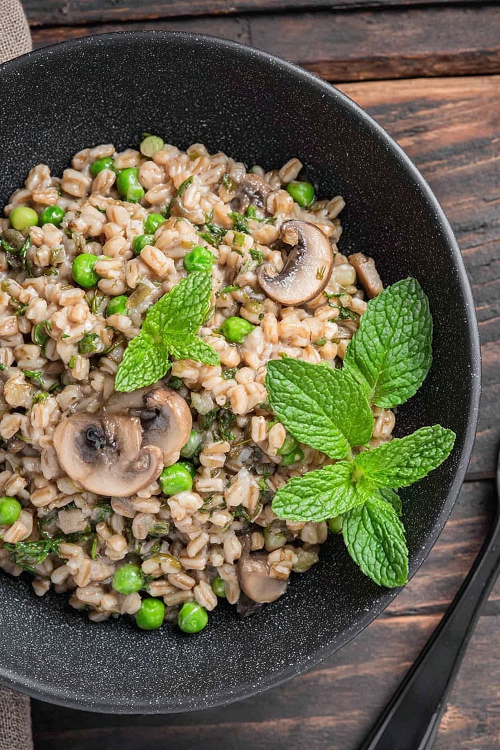 One-Pan Farro Recipe with Mushrooms and Peas