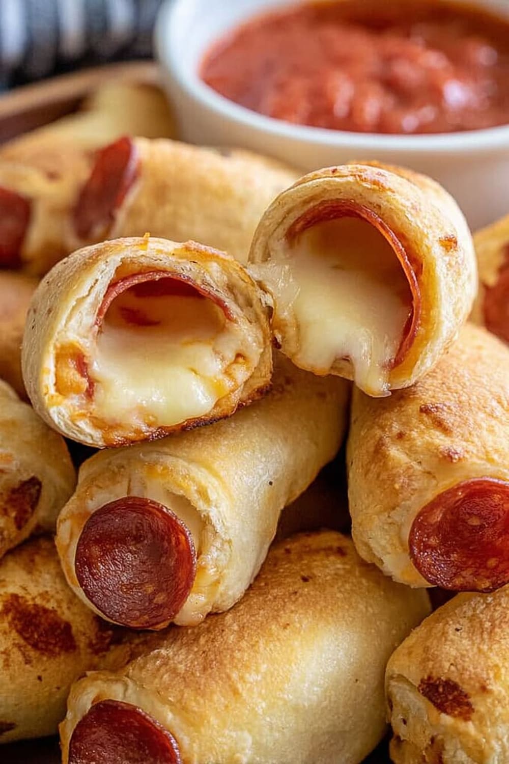 Easy Pepperoni Rolls