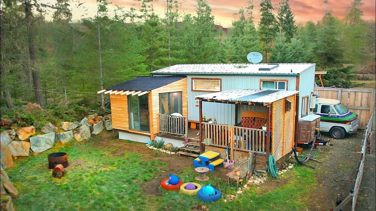 They Built a Tiny House So Their Family Could Live in a Rainforest